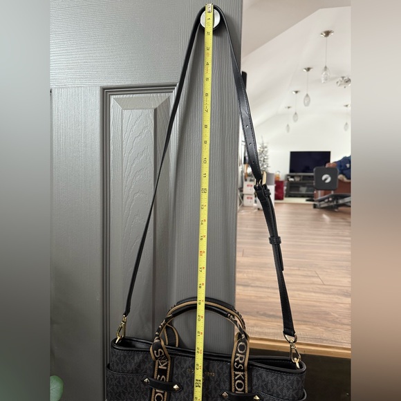 Michael Kors Maeve Small Black Monogram Tote Bag - Picture 15 of 15